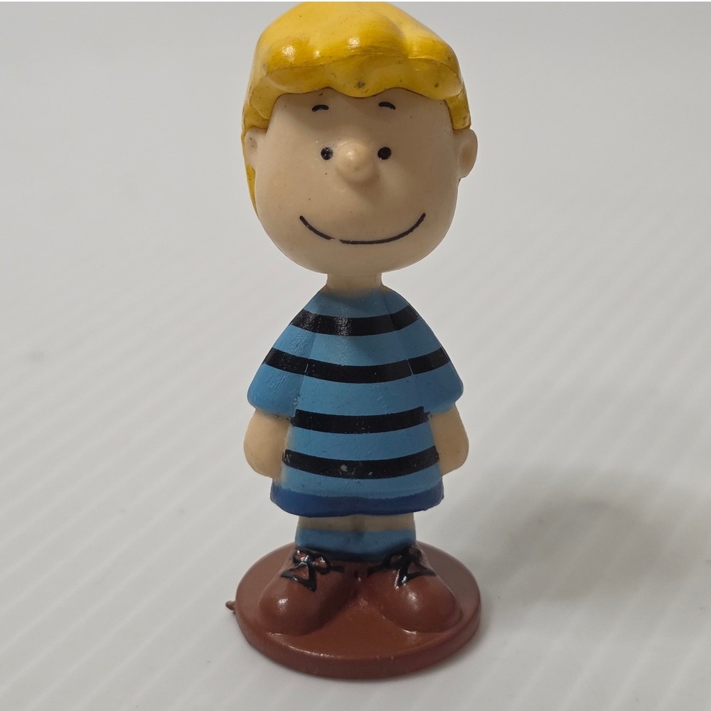 Peanuts Schroeder Miniature PVC Figurine Striped Shirt PNTS Collectible